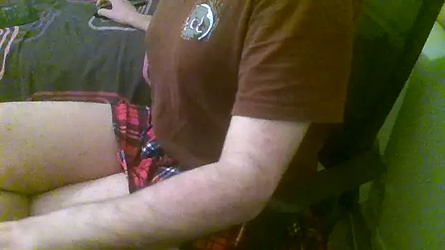 Snapshot of AshWinter chatting on December 11, 9:34 pm AshWinter online show from December 11, 9:34 pm