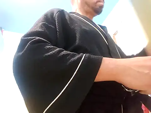 Snapshot of nakedtony81 chatting on February 20, 9:32 am nakedtony81 online show from February 20, 9:32 am