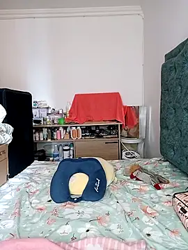 KimPielCanela online show from February 27, 6:09 pm