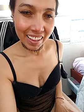 KimPielCanela online show from January 7, 9:28 pm