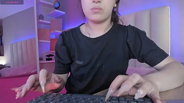 Megan mooree  online show from March 4, 11:40 am