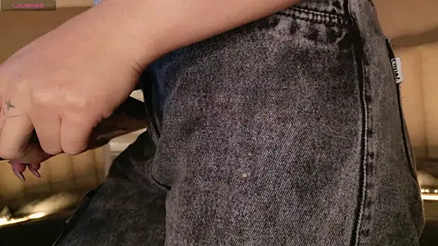 Megan mooree  online show from October 13, 12:16 pm