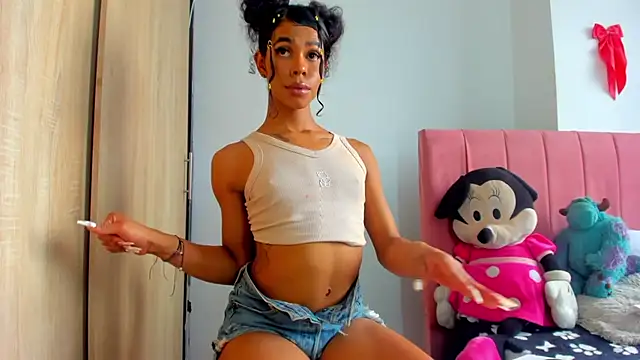 bloom444 online show from December 19, 1:18 pm