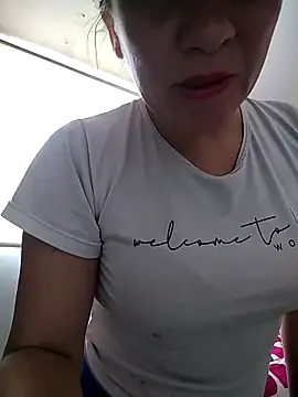 Snapshot of ELEKTRA-LUXURY chatting on March 19, 5:28 pm ELEKTRA-LUXURY online show from March 19, 5:28 pm