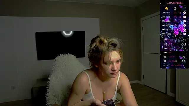 Holly Molii online show from October 30, 4:14 am