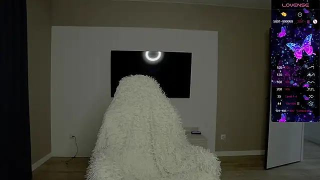 Holly Molii online show from January 6, 10:19 am