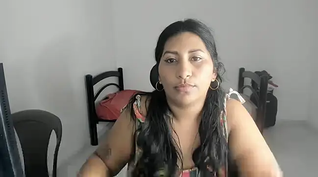 Snapshot of nikol_sexy39 chatting on February 15, 11:39 am nikol sexy39 online show from February 15, 11:39 am