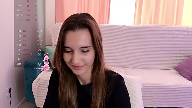 Snapshot of Alice_Weiss chatting on February 9, 8:11 am Alice Weiss online show from February 9, 8:11 am