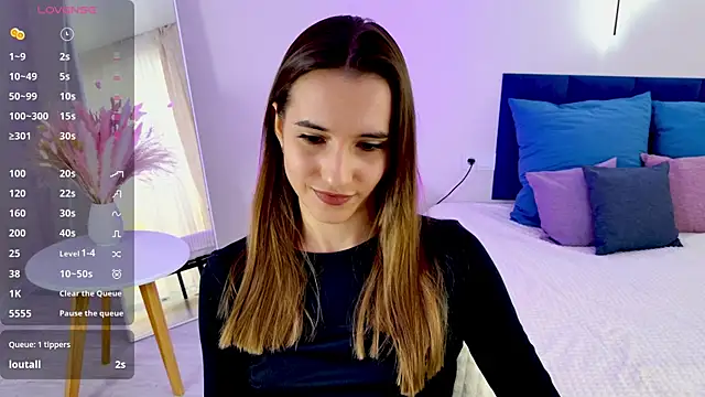 Snapshot of Alice_Weiss chatting on March 4, 8:24 am Alice Weiss online show from March 4, 8:24 am