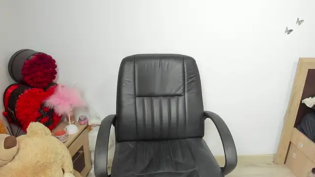 kilenyapatrice online show from April 18, 1:15 pm