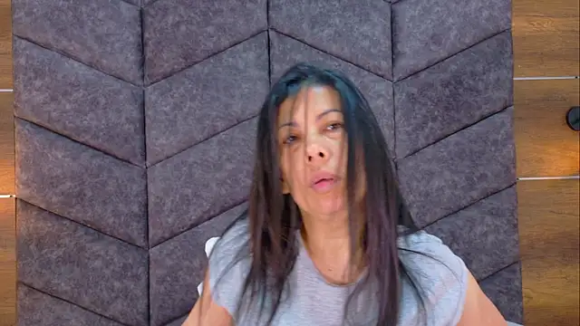 JaylaScott   online show from April 13, 11:37 am