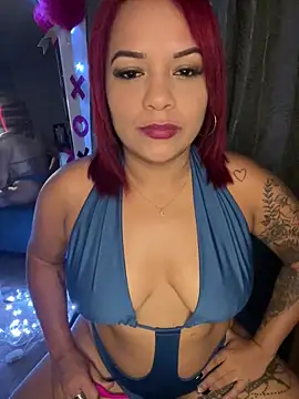 Snapshot of EmmaHot chatting on March 5, 10:00 am EmmaHot online show from March 5, 10:00 am