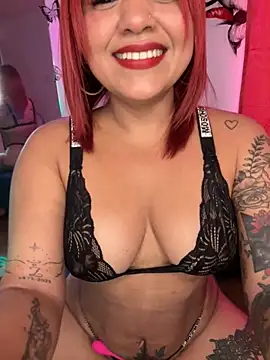 Snapshot of EmmaHot chatting on April 3, 9:46 pm EmmaHot online show from April 3, 9:46 pm