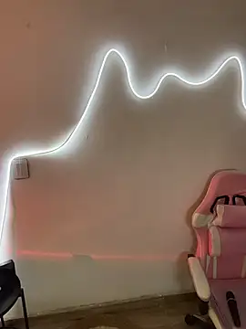 Snapshot of alexxaa96 chatting on February 2, 4:49 pm alexxaa96 online show from February 2, 4:49 pm