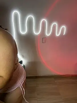 Snapshot of alexxaa96 chatting on March 2, 3:09 am alexxaa96 online show from March 2, 3:09 am