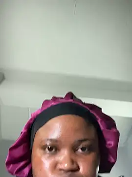 Curveysinaa online show from February 13, 7:21 pm