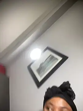 Curveysinaa online show from March 14, 8:17 pm