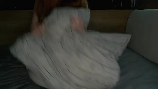 Snapshot of AshlynnMiller chatting on February 7, 12:09 am AshlynnMiller online show from February 7, 12:09 am