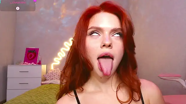 Red  Candy online show from December 15, 3:42 pm