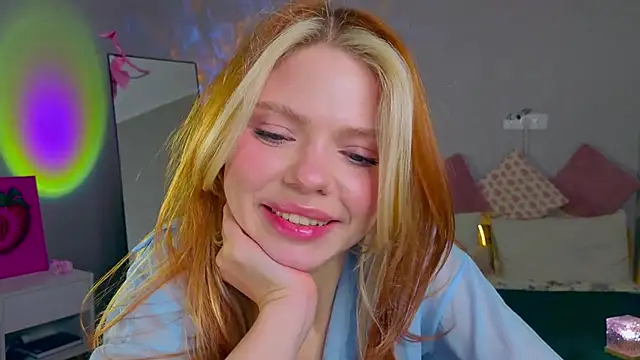 Red  Candy online show from November 25, 1:22 pm