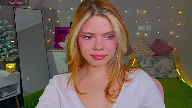 Red  Candy online show from December 15, 2:10 pm