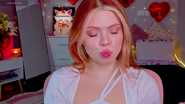 Red  Candy online show from February 17, 3:29 pm