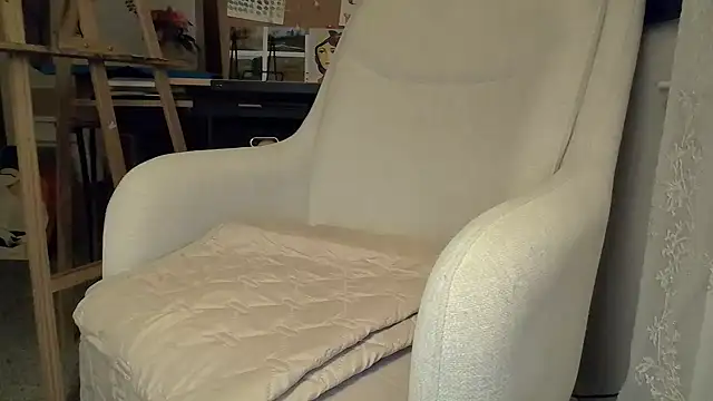 naughtyonbicycle online show from April 3, 1:58 am