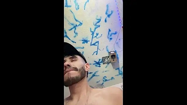 Snapshot of Elvergalarga66622 chatting on February 6, 1:25 pm Elvergalarga66622 online show from February 6, 1:25 pm