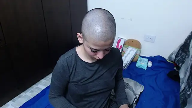 Bitsy Messy online show from December 11, 12:44 pm