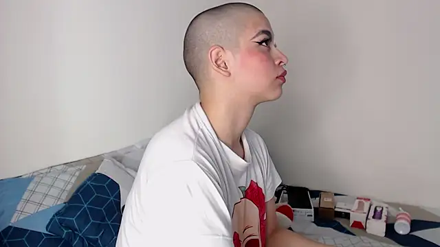 Bitsy Messy online show from February 5, 8:32 am