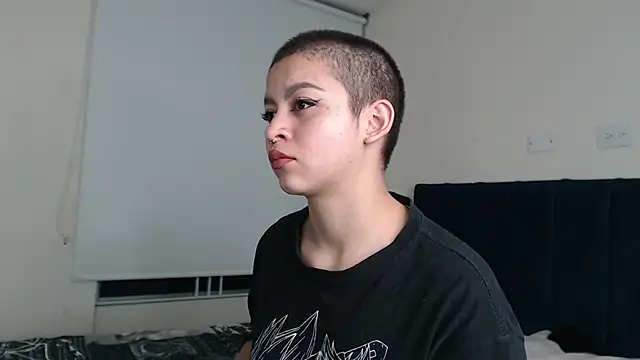 Bitsy Messy online show from March 4, 3:55 am