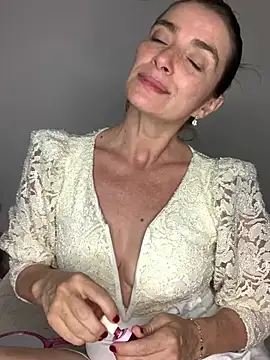 Liloo8923 online show from February 4, 3:12 am