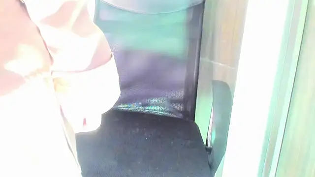 Liloo8923 online show from March 24, 1:43 am