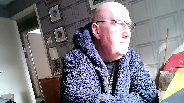 Adamdaddybear online show from March 10, 9:43 am