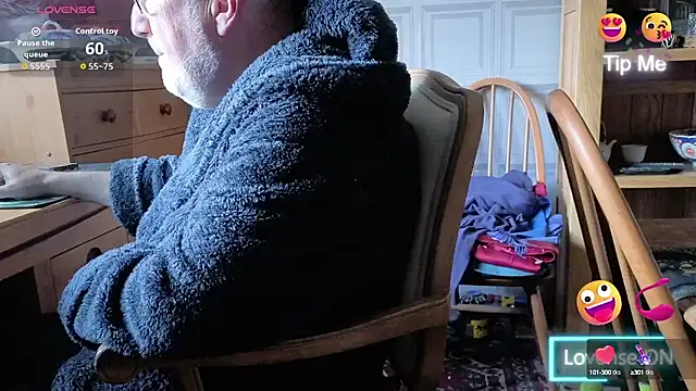 Adamdaddybear online show from September 25, 7:34 am