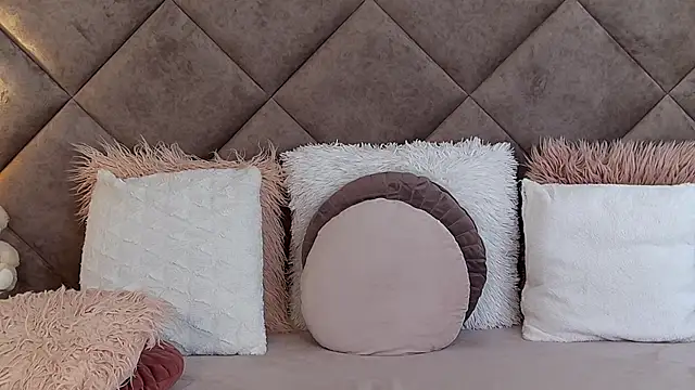 JaquelineM online show from February 11, 10:37 am