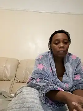 Snapshot of AfricanBeautyX chatting on December 10, 12:39 am AfricanBeautyX online show from December 10, 12:39 am