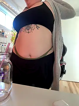 Sweetleeahxx online show from October 2, 1:18 pm