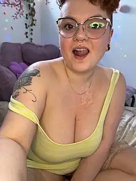 Sweetleeahxx online show from April 10, 1:27 pm