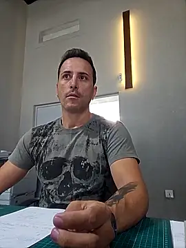 Snapshot of Lucas___81 chatting on October 25, 8:00 am Lucas 81 online show from October 25, 8:00 am