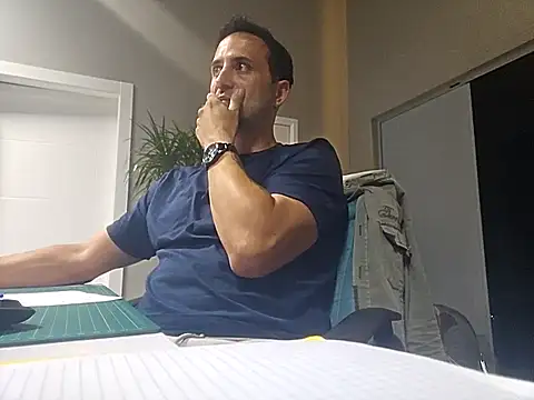 Snapshot of Lucas___81 chatting on October 28, 7:27 pm Lucas 81 online show from October 28, 7:27 pm