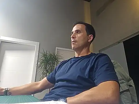 Snapshot of Lucas___81 chatting on October 29, 7:48 pm Lucas 81 online show from October 29, 7:48 pm