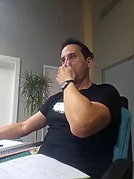 Snapshot of Lucas___81 chatting on November 10, 7:24 pm Lucas 81 online show from November 10, 7:24 pm