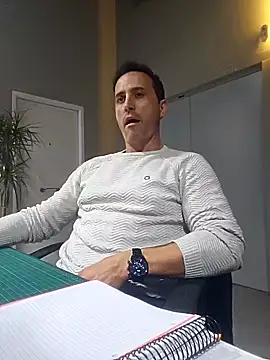 Snapshot of Lucas___81 chatting on November 25, 7:25 pm Lucas 81 online show from November 25, 7:25 pm