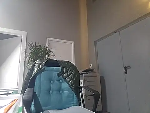 Snapshot of Lucas___81 chatting on November 27, 7:49 pm Lucas 81 online show from November 27, 7:49 pm