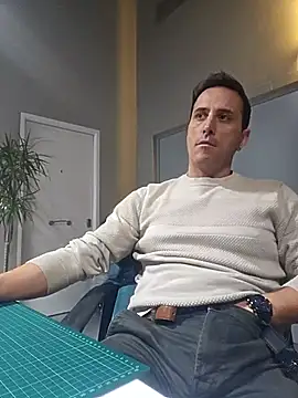 Snapshot of Lucas___81 chatting on January 9, 7:15 pm Lucas 81 online show from January 9, 7:15 pm