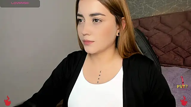 Snapshot of Lucia_star__ chatting on December 10, 7:11 pm Lucia star   online show from December 10, 7:11 pm