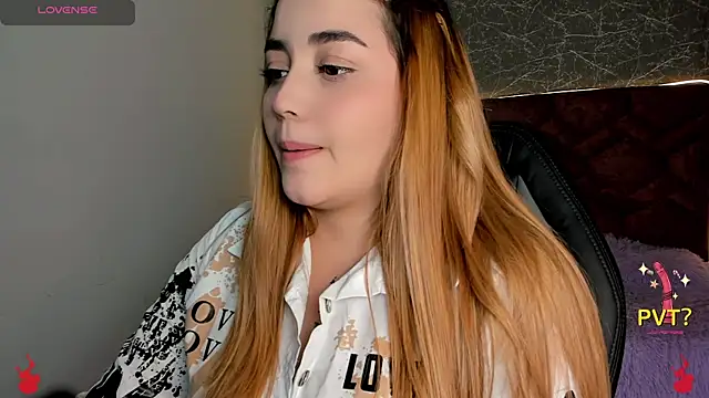 Snapshot of Lucia_star__ chatting on February 4, 7:33 pm Lucia star   online show from February 4, 7:33 pm
