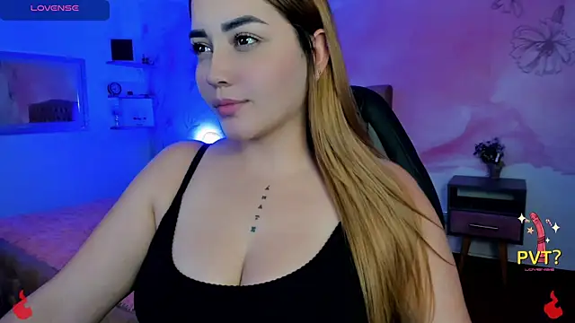 Snapshot of Lucia_star__ chatting on March 4, 3:22 am Lucia star   online show from March 4, 3:22 am