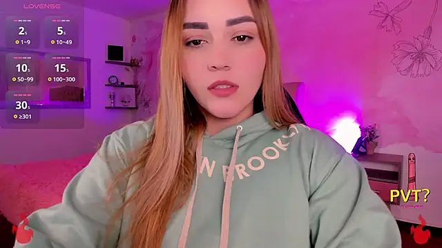 Snapshot of Lucia_star__ chatting on March 14, 2:53 am Lucia star   online show from March 14, 2:53 am